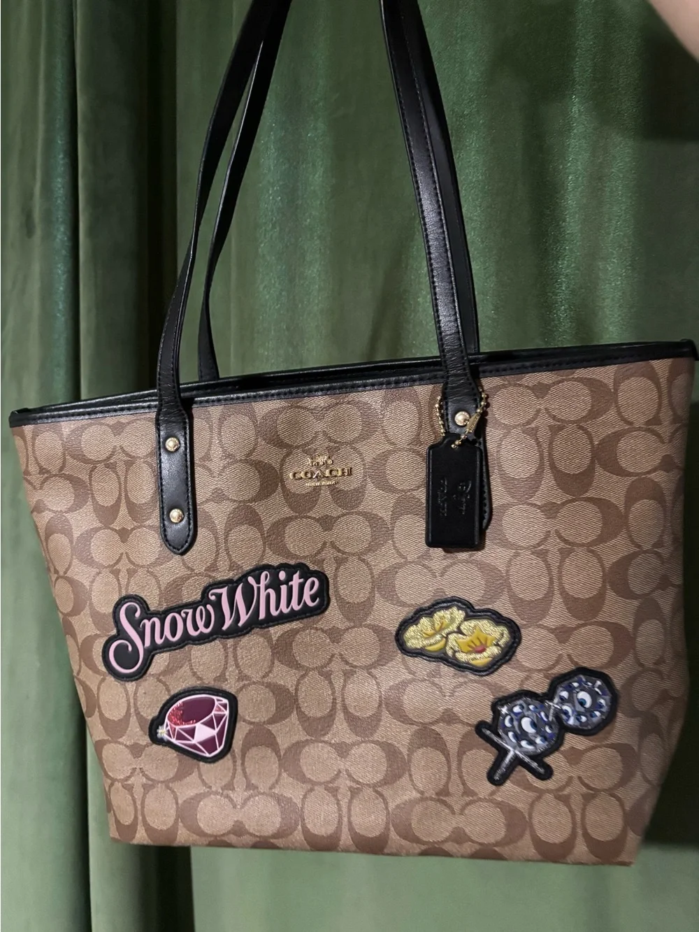 Coach x Disney Snow White City Zip Tote LIMITED EDITION - Picture 1 of 12